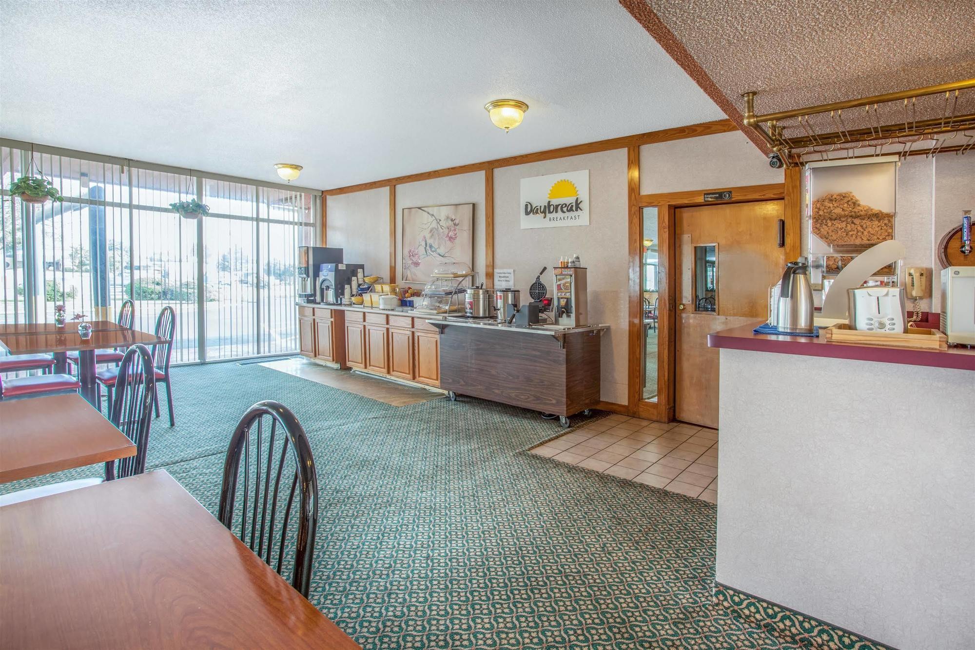 Americas Best Value Inn St. Joseph At I-29 Εξωτερικό φωτογραφία